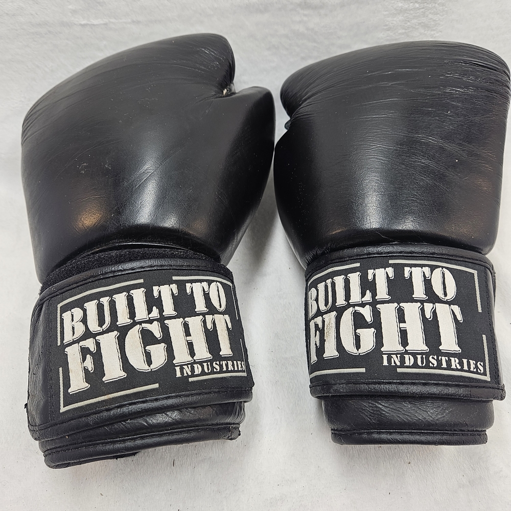 Train like a pro!  High-quality 14 oz Built To Fight Industries genuine leather